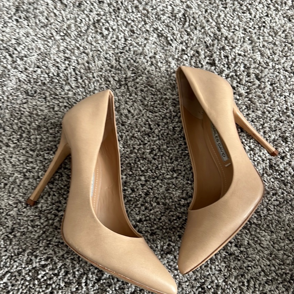 Charles David Leather Pumps